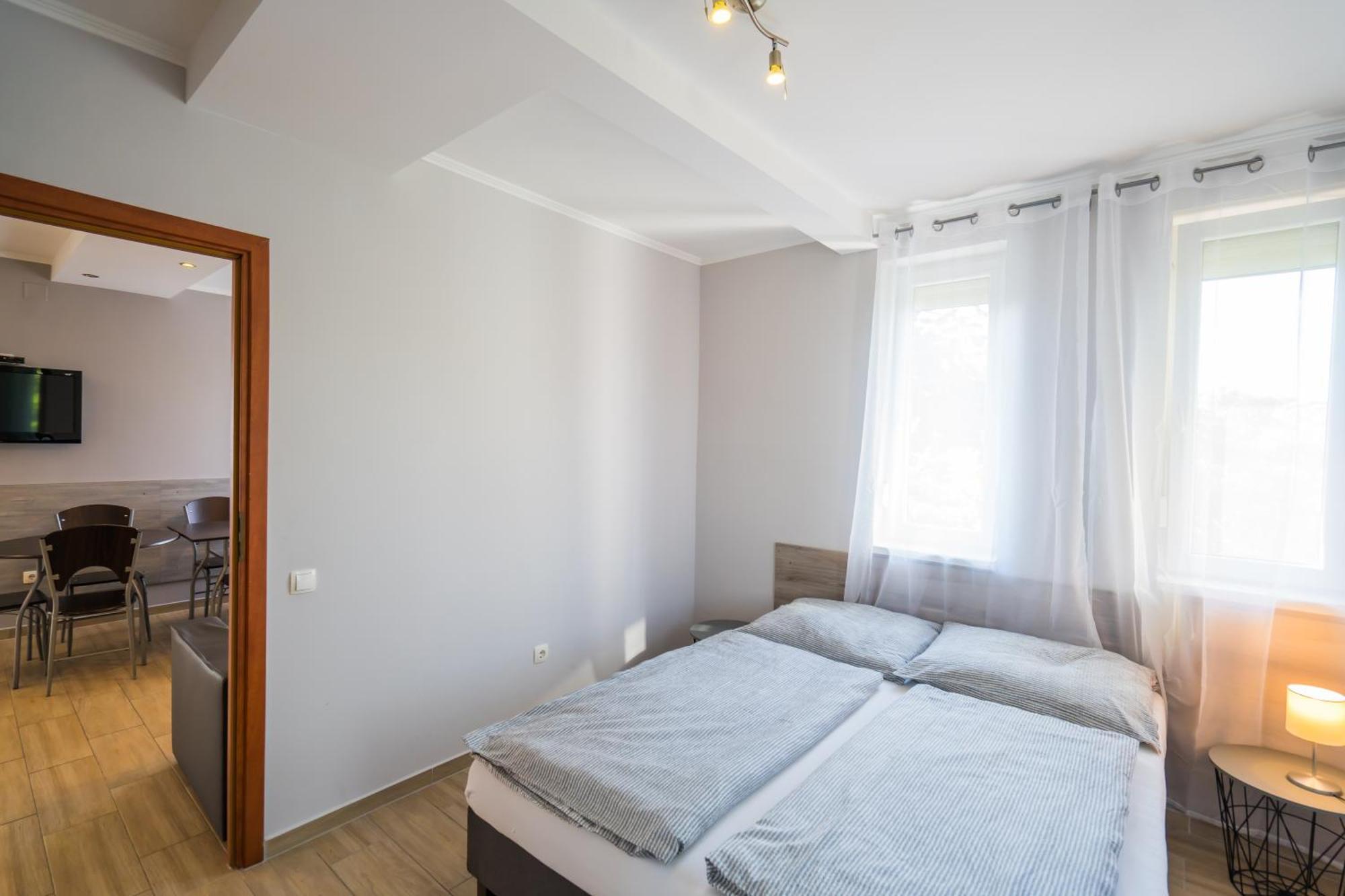 Riviera Apartmanhaz Сиофок Екстериор снимка