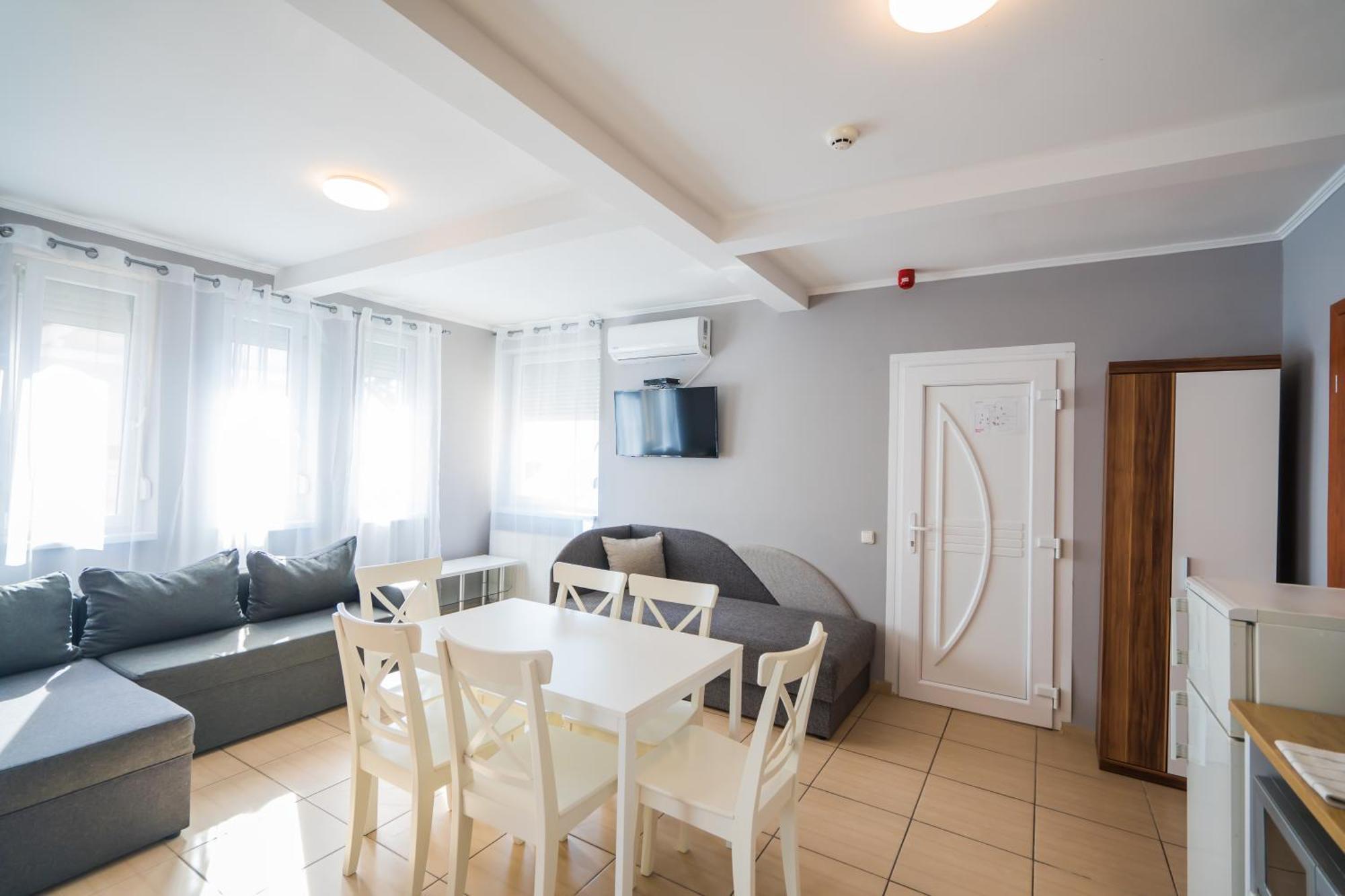 Riviera Apartmanhaz Сиофок Екстериор снимка