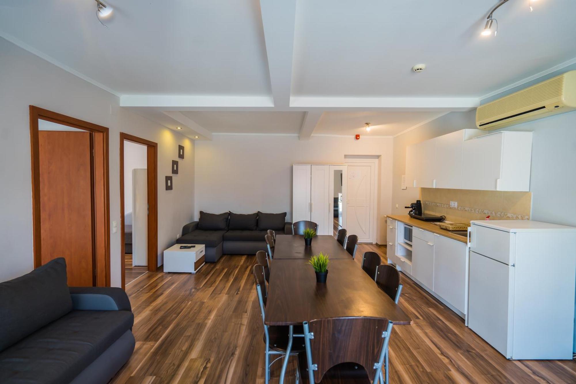 Riviera Apartmanhaz Сиофок Екстериор снимка