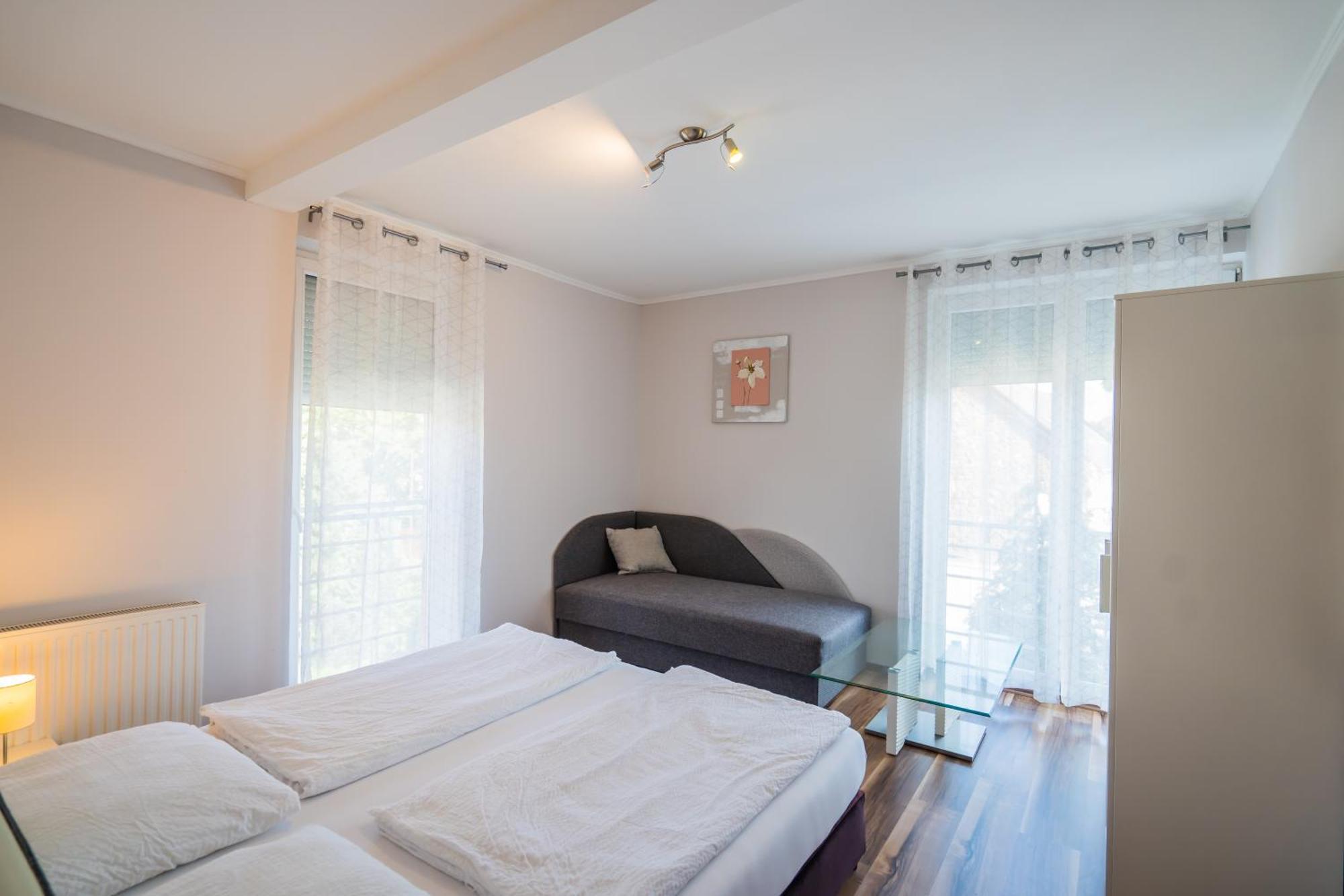 Riviera Apartmanhaz Сиофок Екстериор снимка