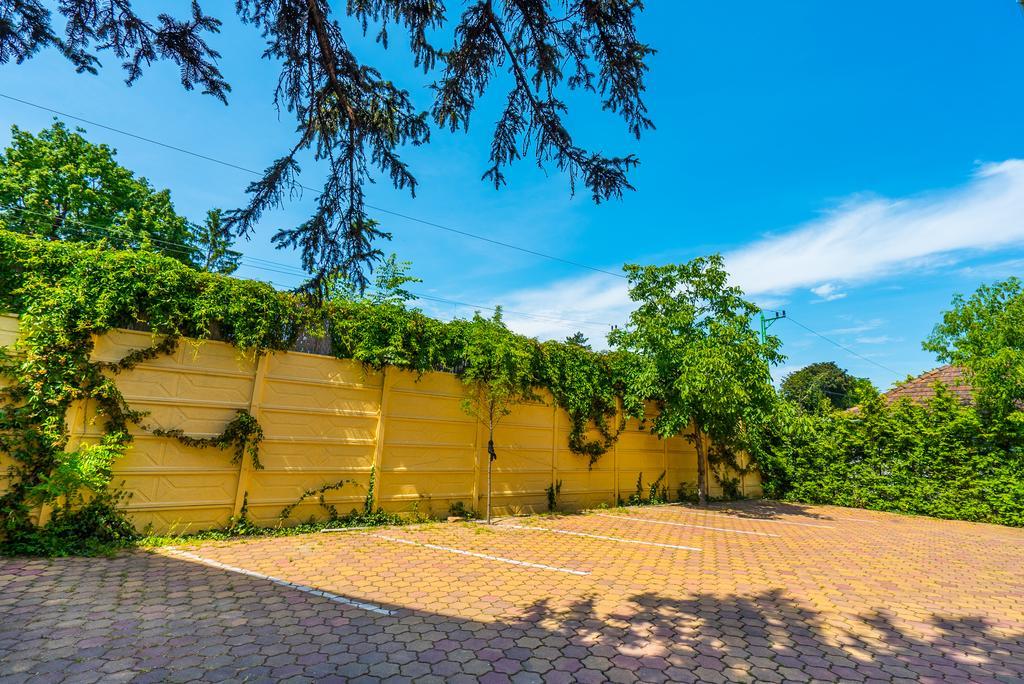 Riviera Apartmanhaz Сиофок Екстериор снимка